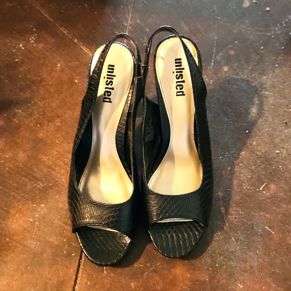 Unlisted platform heels